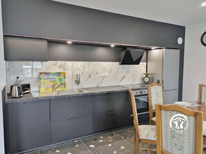 Fridge, microwave, oven, dishwasher