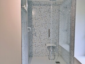Bathroom - Comfortable cottage for 6 with spacious terrace (Saint-Michel-de-la-Roë)