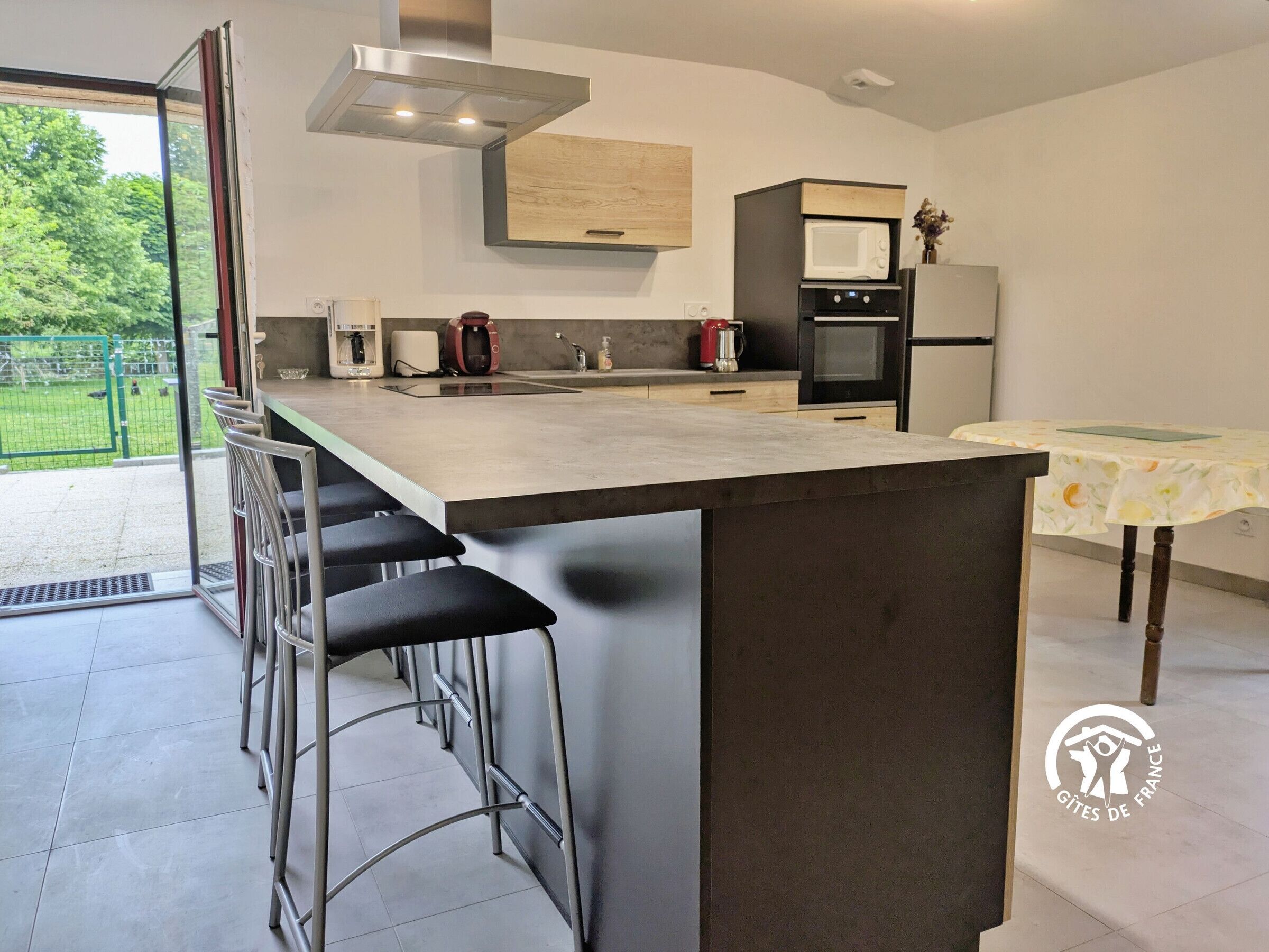 Réfrigérateur, micro-ondes, four, lave-vaisselle