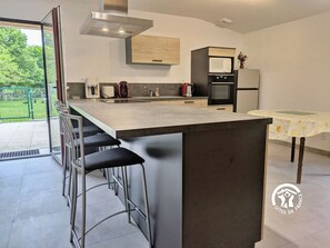 Réfrigérateur, micro-ondes, four, lave-vaisselle