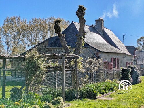 Comfortable cottage for 6 with spacious terrace