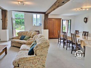 Télévision, cheminée