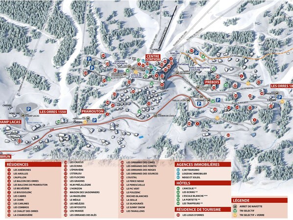 Une carte détaillée d’une station de ski indiquant l’emplacement des résidences, des agences, des hôtels et d’une résidence touristique.