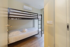 2 bedrooms, iron/ironing board, free WiFi, bed sheets - Urban Tales Barcelos - 1 (Barcelos)