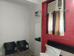 Classic Double Room | Free WiFi - k residency  (New Delhi)