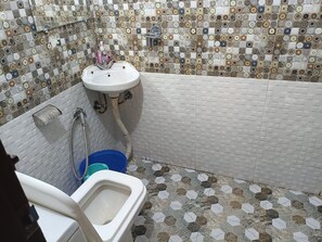 Deluxe Triple Room | Free WiFi - k residency  (New Delhi)