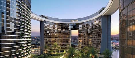 المنشأة من الخارج