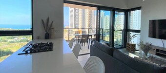 Cool & Urban Apt Luxury Tower Sea View