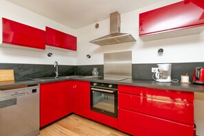 Réfrig�érateur, micro-ondes, four, plaque de cuisson