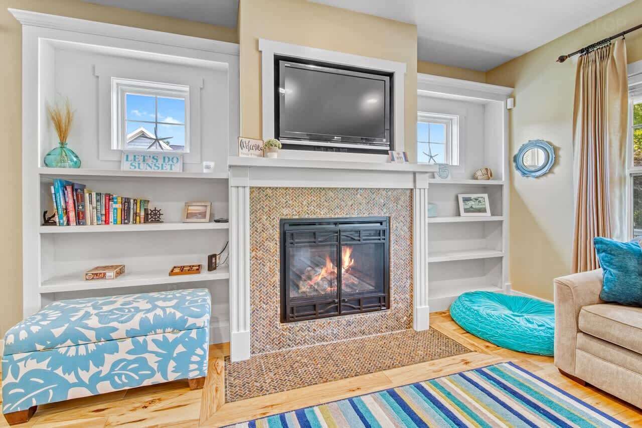 TV, fireplace, DVD player, books