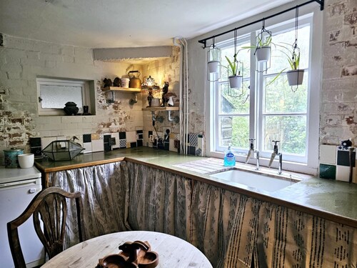 2 Bed Annexe West Wing Of Manor