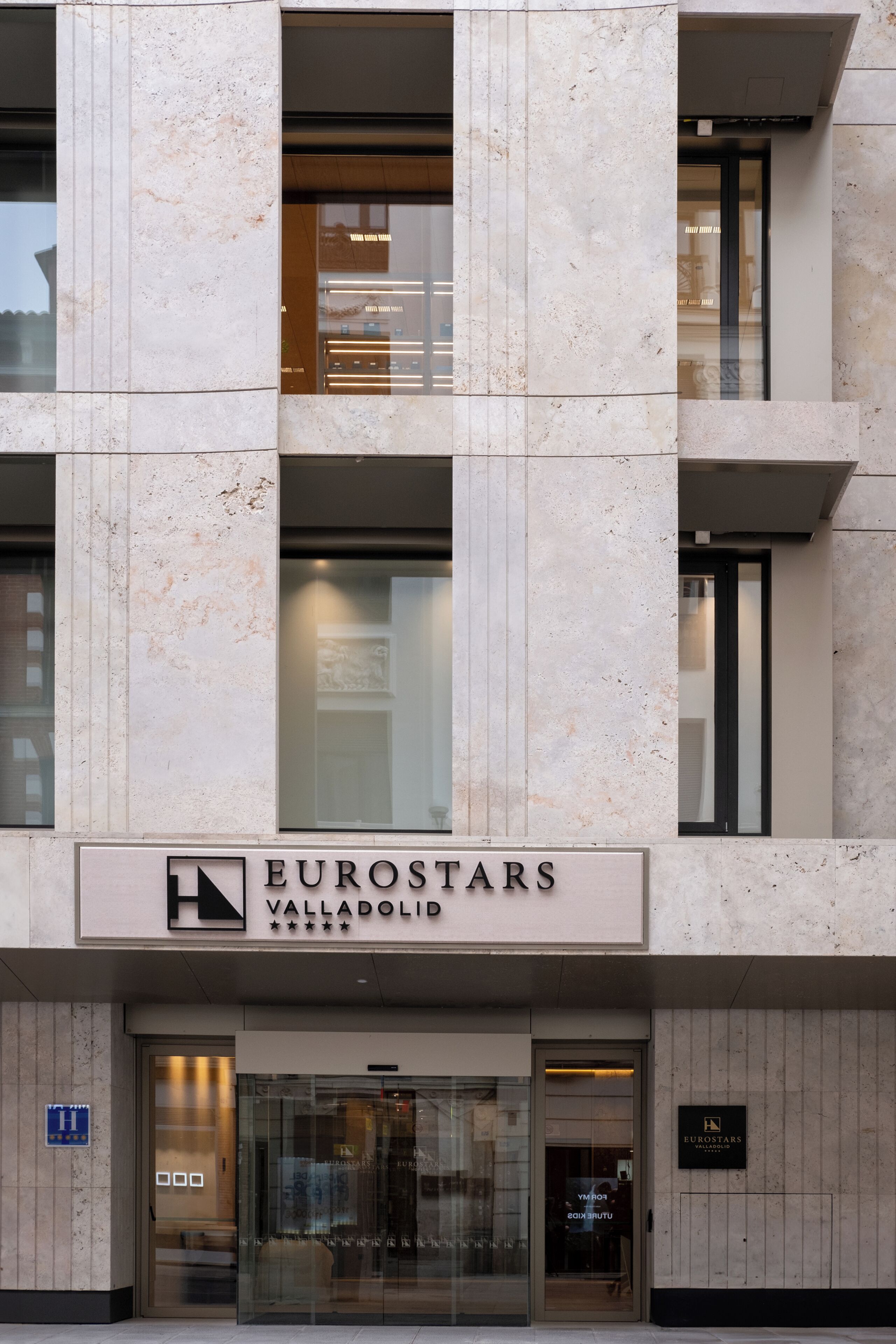 Mặt tiền nơi lưu trú