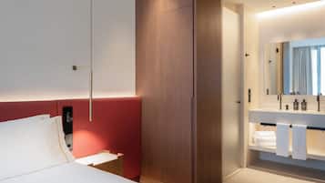 Superior Suite, 2 Bedrooms (1 king bed per room) | Minibar, in-room safe, desk, laptop workspace