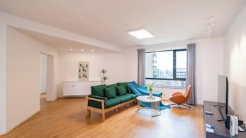 Superior Apartment, 4 Bedrooms, Balcony, City View | Living room