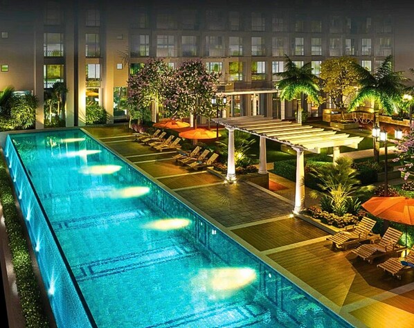 4 piscinas al aire libre