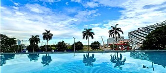 Stay Beside Mall of Asia Walk & Explore