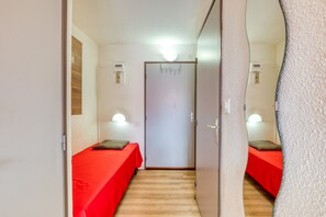 1 bedroom, iron/ironing board, WiFi