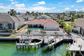 Marina - Beach Seekers Dream Home...Perfect location for Boaters (Marco Island)