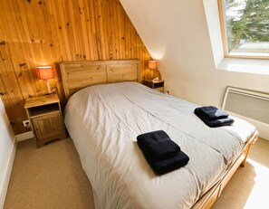 3 soverom, strykejern/-brett, reiseseng for barn og wi-fi (inkludert)