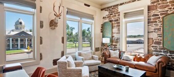 The Overlook Apartment 1