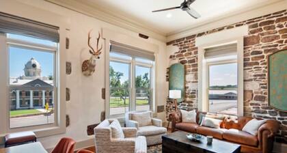 The Overlook Apartment 1