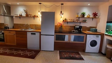 電子レンジ、オーブン、コンロ、食器洗い機