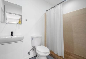 Shower - Condado Beach | Complimentary Coffee & Treats (San Juan)