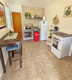 冰箱、微波炉、炉灶、茶具/咖啡用具