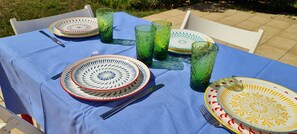 Outdoor dining