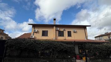 Iron/ironing board, free WiFi