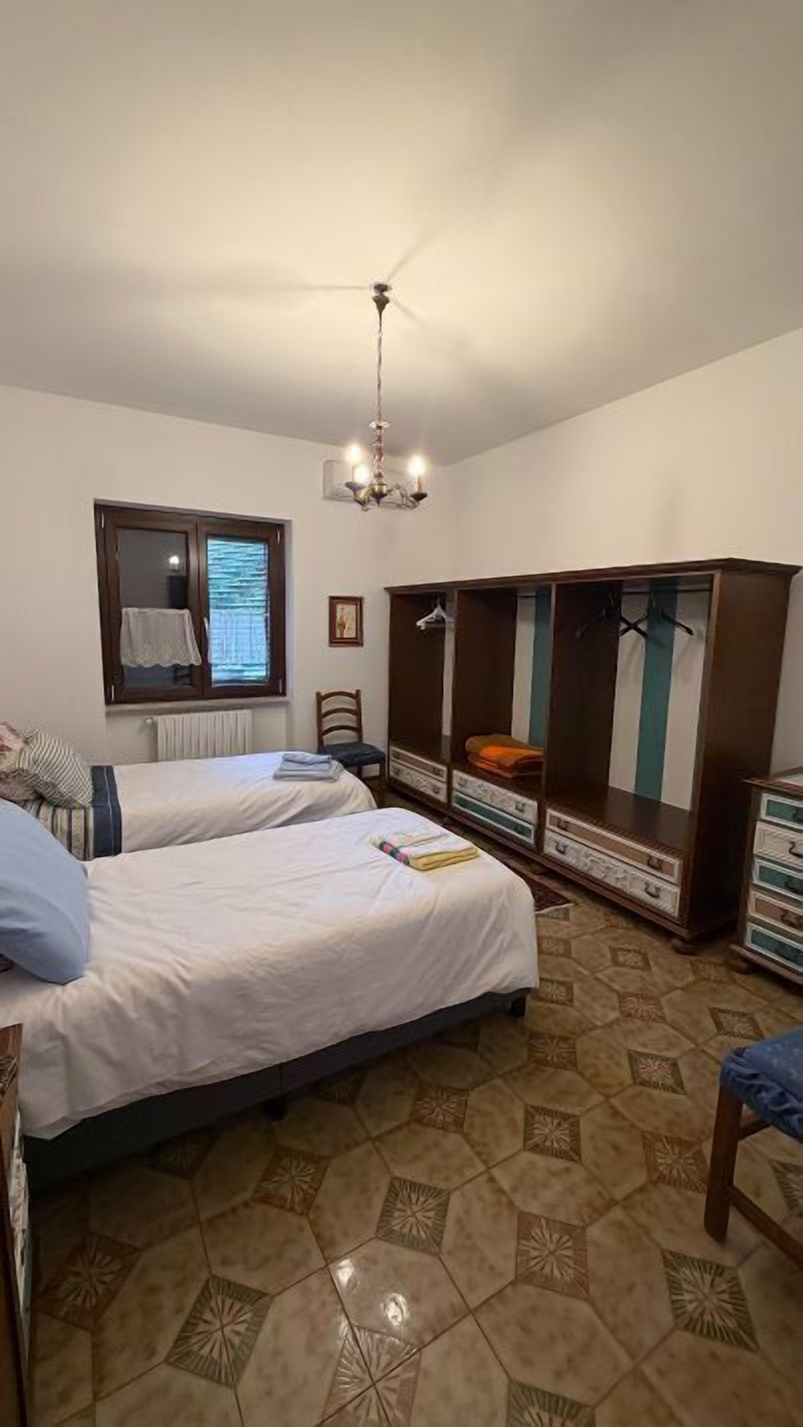 经典双床房, 阳台, 庭院景观 | 熨斗/熨板、免费 WiFi