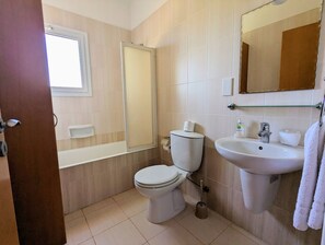 Villa | 2 bedrooms - Minas Villa Pool Wifi and Close to Sirena bay (Paralimni)