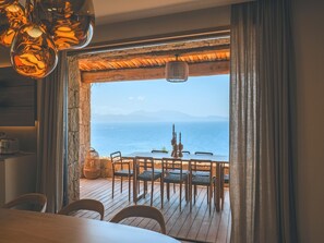 Outdoor dining - Villa Solonga (Cargèse)