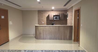 3 Hotel Suites in Wonderful Jeddah with AC, Fitness Room