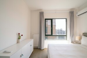 Superior Apartment, 4 Bedrooms, Balcony, City View | Iron/ironing board, free WiFi