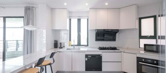 Tyms Elegant 4BR 2BA Apt Xujiahui Malls