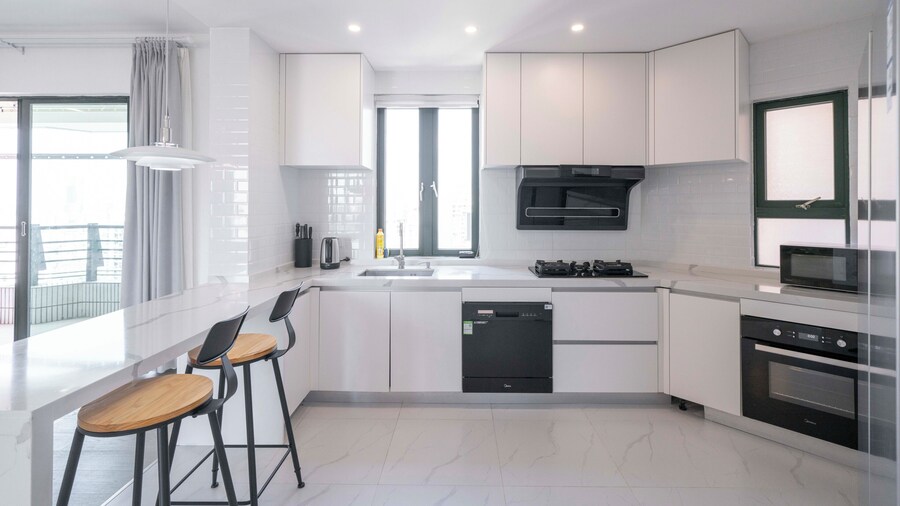 Tyms Elegant 4BR 2BA Apt Xujiahui Malls