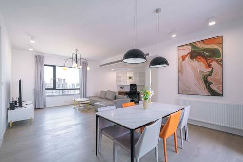 Appartement Supérieur, 4 chambres, balcon, vue ville | Salle de séjour | TV connectée