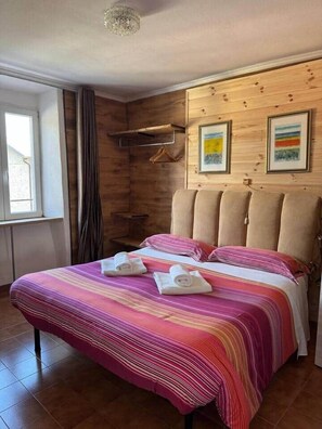 1 makuuhuone, silitysrauta/-lauta, ilmainen Wi-Fi, vuodevaatteet