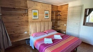 1 chambre, fer et planche à repasser, Wi-Fi gratuit, draps fournis