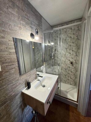 Hair dryer - Sormano 4 - THE V Collection Apartment by OGS (Sormano)