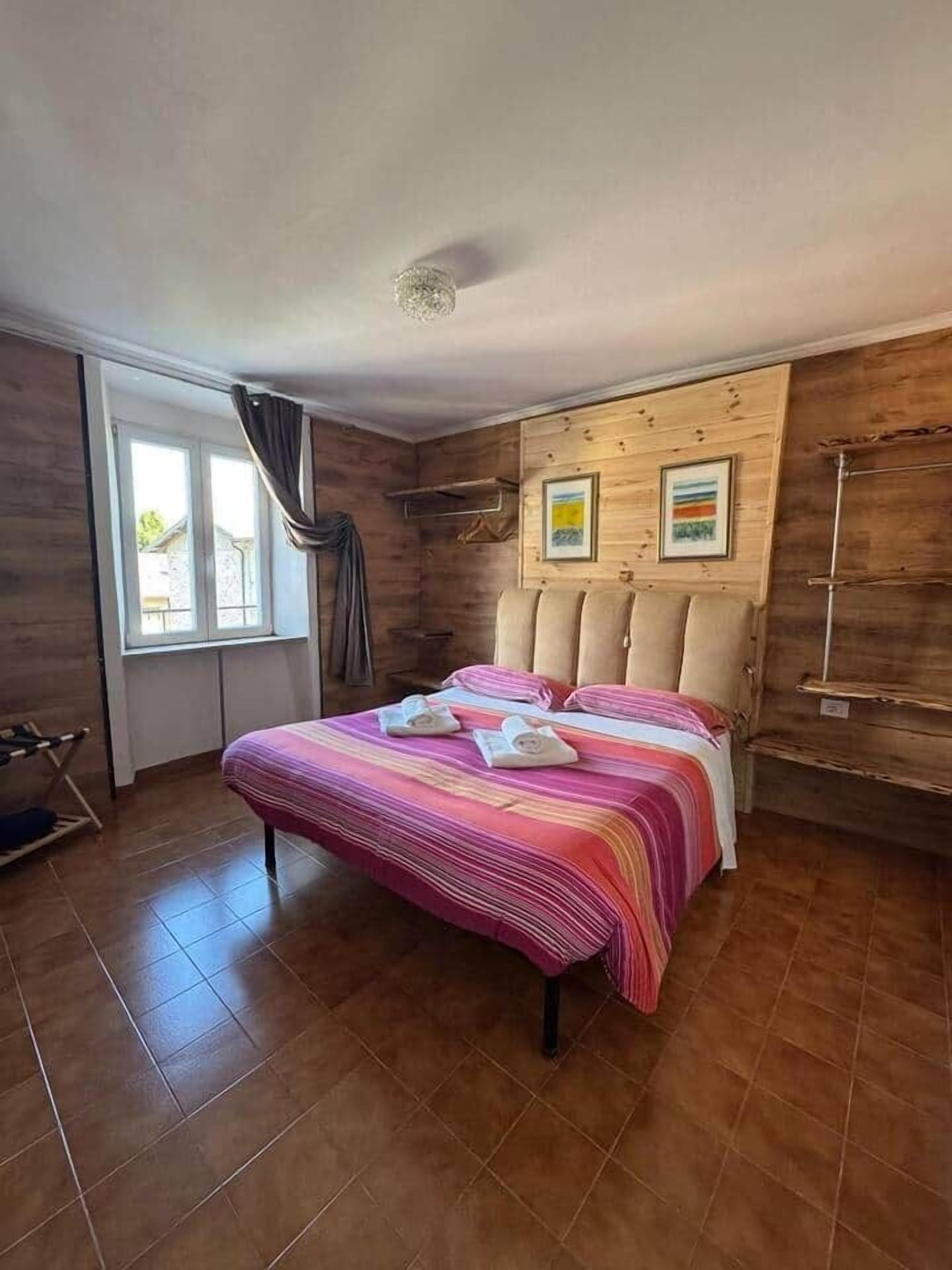 1 camera, ferro/asse da stiro, Wi-Fi gratuito, lenzuola