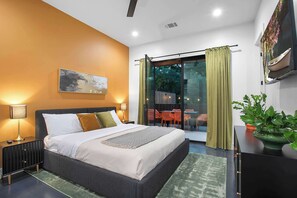 4 bedrooms, desk, iron/ironing board, WiFi