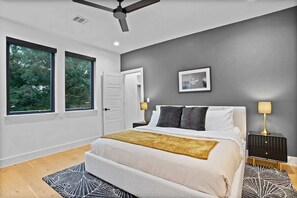4 bedrooms, desk, iron/ironing board, WiFi
