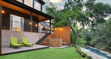South Lamar Luxe Creekside Retreat w/ Hot Tub
