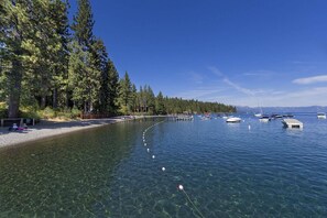 Marina - Emerald Lodge at Tahoe Park by Tahoe Getaways - 4BR w HOA & Air Conditioning (Tahoe City)