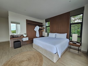 In-room safe, blackout curtains, soundproofing, iron/ironing board - Wora Hotel (Ratsada)