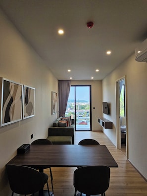 프리미엄 쿼드룸, 수영장 전망 | 객실 내 편의 시설/서비스