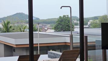 Perhehuvila, näköala mäelle | Oleskelualue