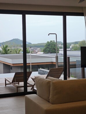 Living area - Wora Hotel (Ratsada)
